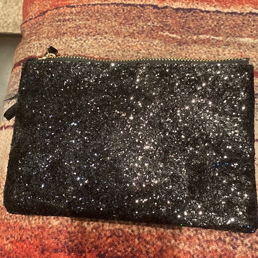 Beautiful clutch!